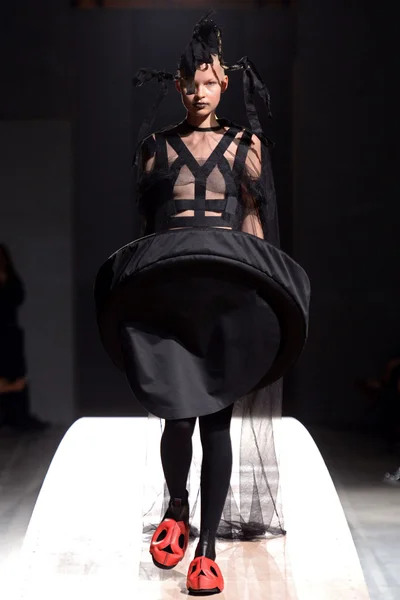 Look 18